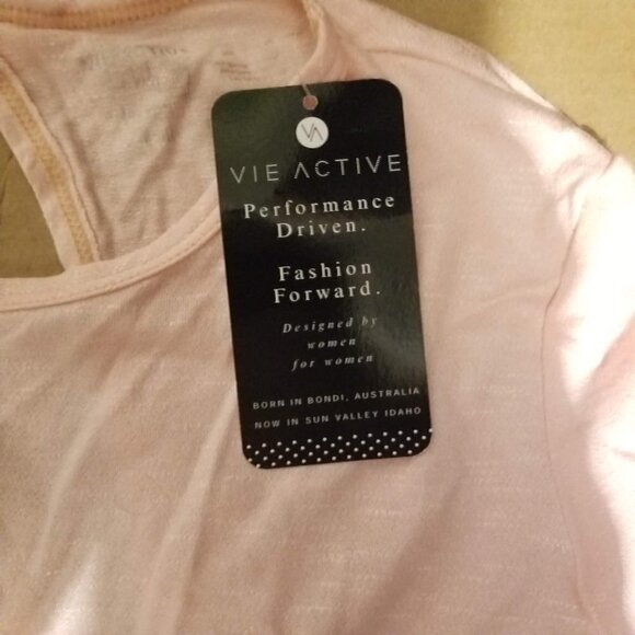 NWT Vie Active Short Sleeve Cut Out Back Top Small - Picture 4 of 5